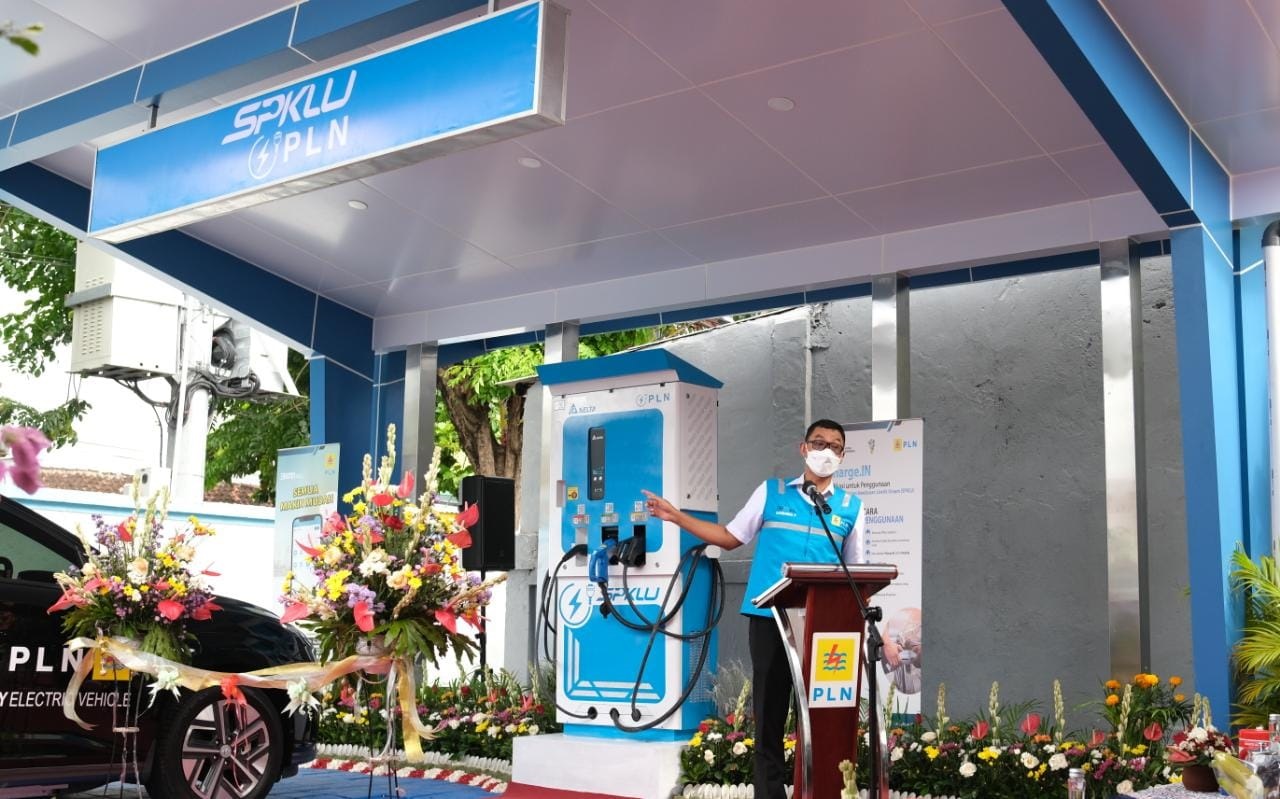 Tahun ini PLN akan terus melaksanakan pembangunan SPKLU di beberapa wilayah. Foto diambil baru-baru ini.